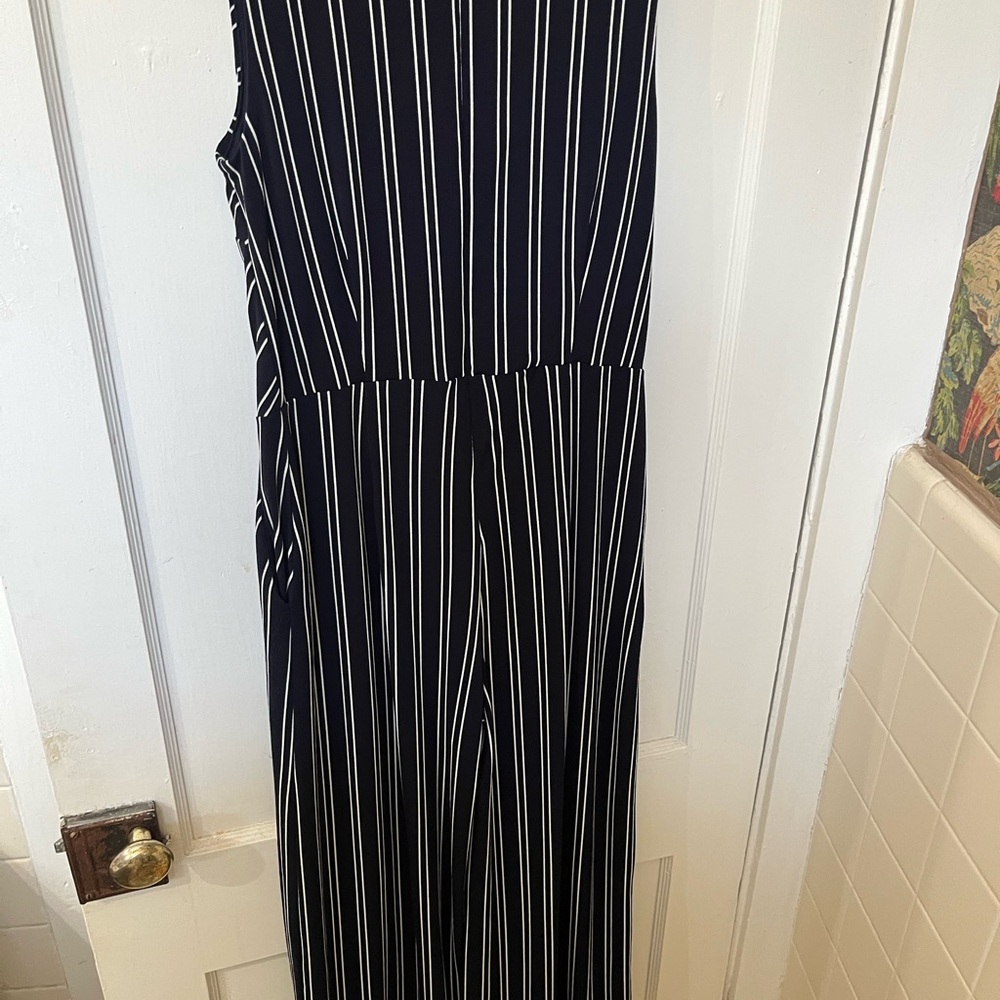 Banana Republic Size 4 Navy Striped Wide Leg Jumpsuit | Sleeveless V-Neck - Picture 7 of 7